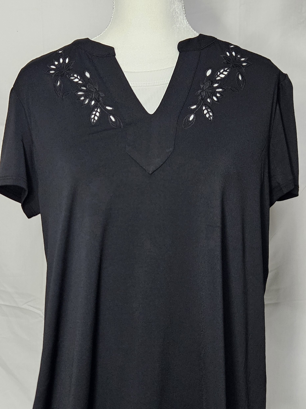 Cable & Gauge Black V-Neck Short Sleeve Top with Floral Cutouts